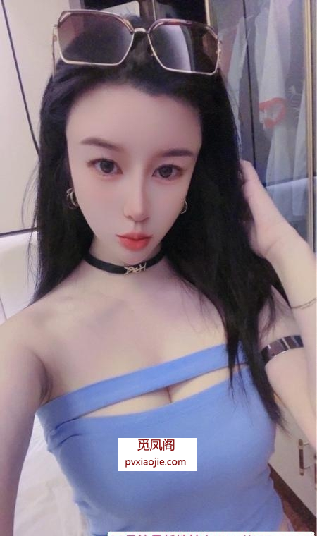 魔鬼身材小可欣