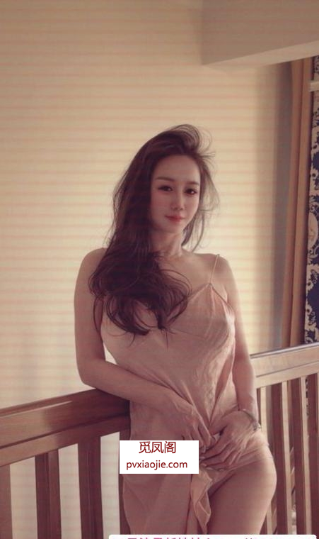 混血大胸颜值老师